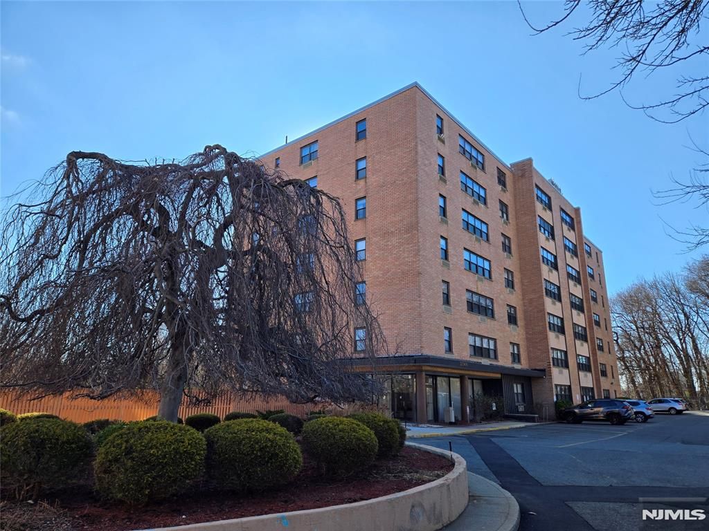 2348 Linwood Avenue 3L, Fort Lee, NJ 07024