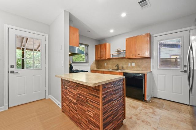 1805 Fair Oaks DR, Austin, TX 78745