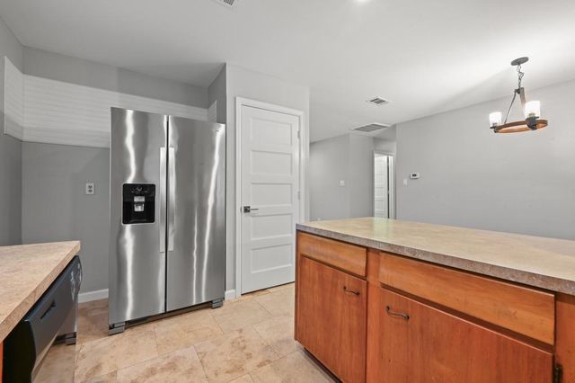 1805 Fair Oaks DR, Austin, TX 78745