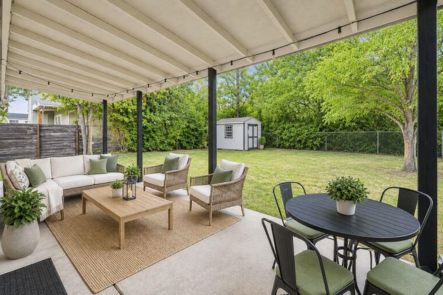 1805 Fair Oaks DR, Austin, TX 78745