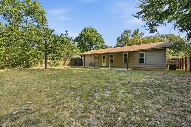 1805 Fair Oaks DR, Austin, TX 78745