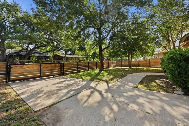 1805 Fair Oaks DR, Austin, TX 78745