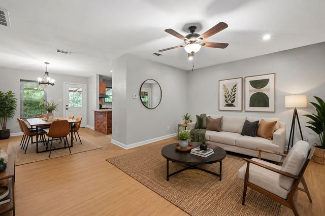 1805 Fair Oaks DR, Austin, TX 78745