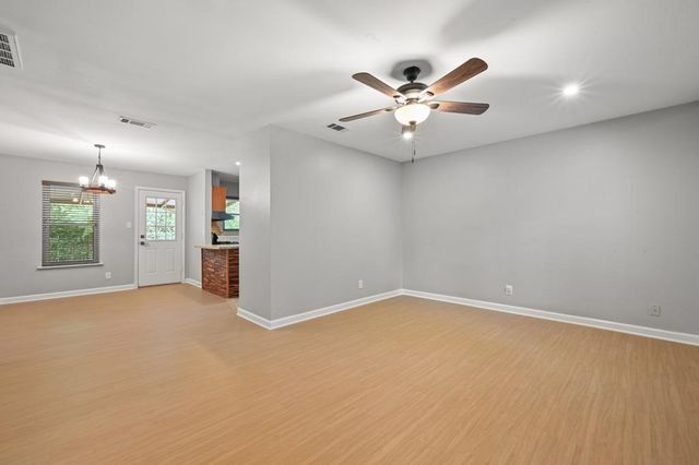 1805 Fair Oaks DR, Austin, TX 78745