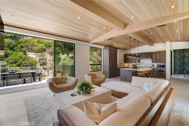 702 Diamond, Laguna Beach, CA 92651