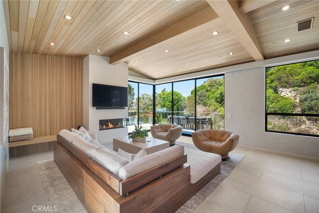 702 Diamond, Laguna Beach, CA 92651