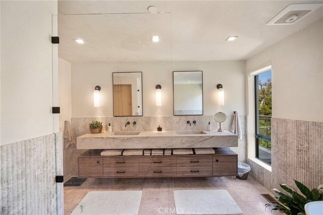 702 Diamond, Laguna Beach, CA 92651