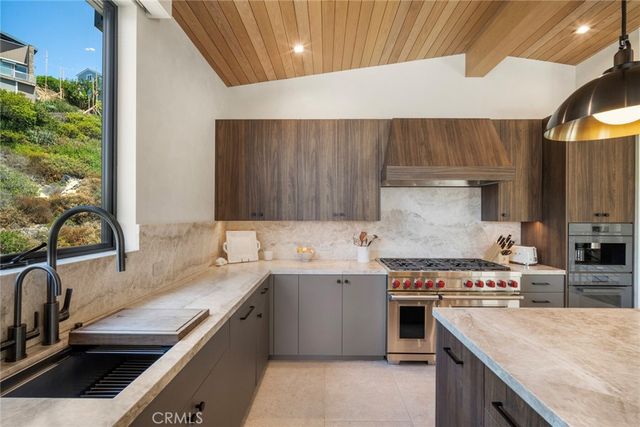 702 Diamond, Laguna Beach, CA 92651