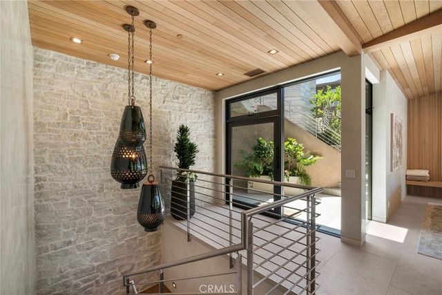 702 Diamond, Laguna Beach, CA 92651