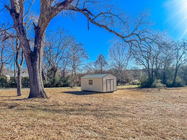 2010 SaltWorks Road, Palestine, TX 75803