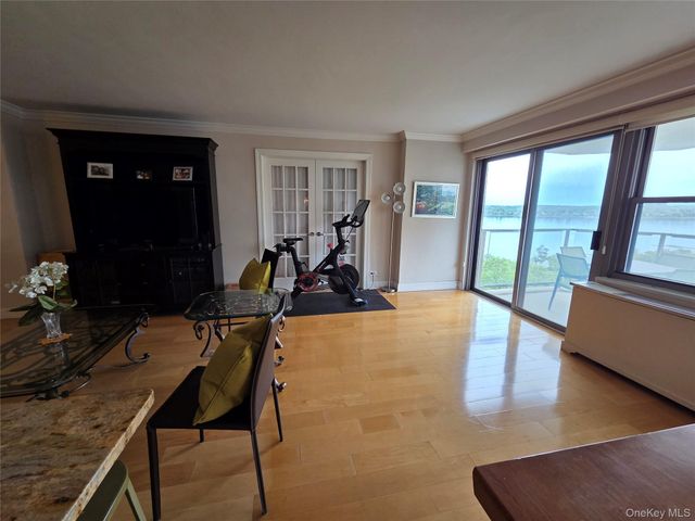 18-05 215 Street 10 M, Bayside, NY 11360