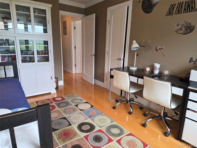 18-05 215 Street 10 M, Bayside, NY 11360