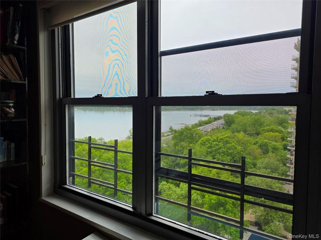18-05 215 Street 10 M, Bayside, NY 11360