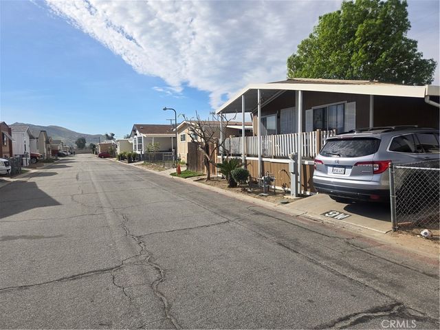 17225 Valley 9W, Fontana, CA 92335