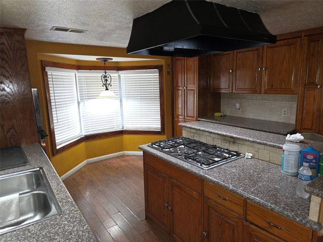 64 Honeycomb Street W, Blessing, TX 77419