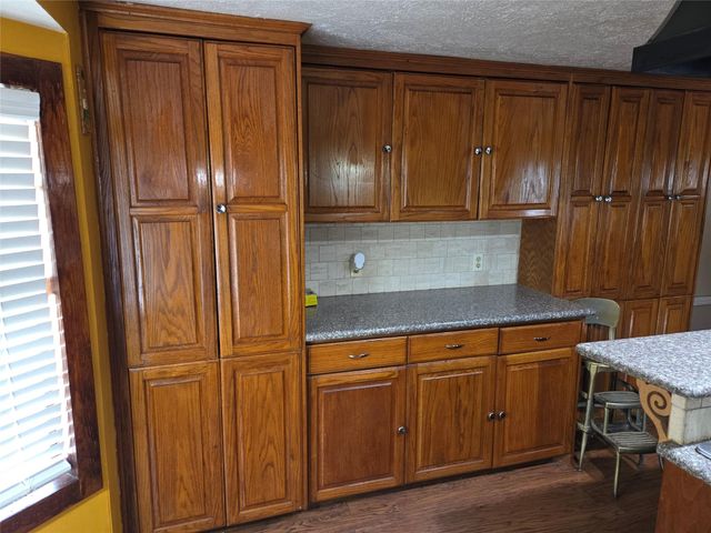 64 Honeycomb Street W, Blessing, TX 77419