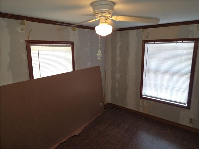 64 Honeycomb Street W, Blessing, TX 77419