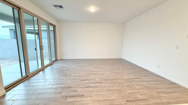 9549 W TAMARISK Avenue, Tolleson, AZ 85353