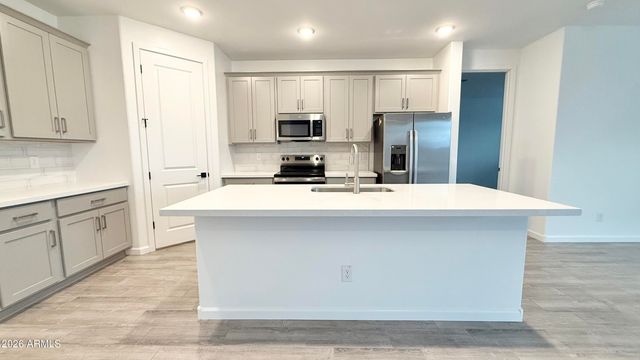 9549 W TAMARISK Avenue, Tolleson, AZ 85353