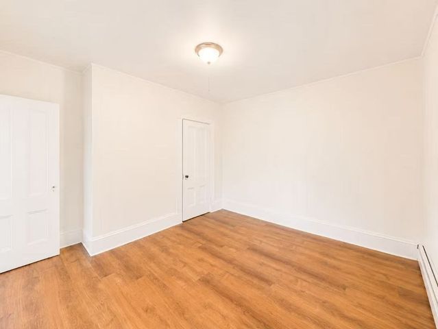 152 Spruce St 1, Watertown, MA 02472
