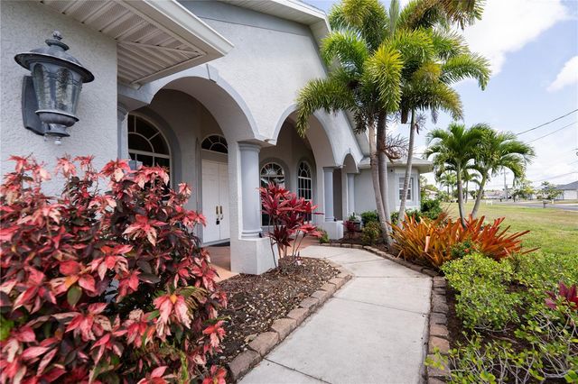 888 BOUNDARY BOULEVARD, Rotonda West, FL 33947