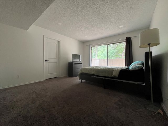 5718 Meadow Wood Lane, Fort Worth, TX 76112