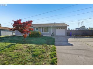 18200 S CHRISTINE Ct, Oregon City, OR 97045