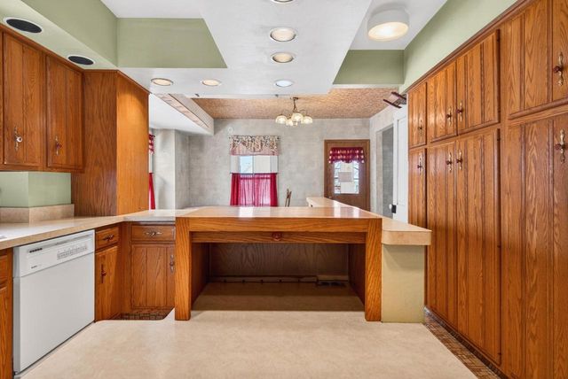 910 ALGOMA STREET, New London, WI 54961