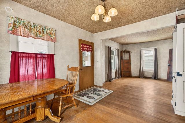 910 ALGOMA STREET, New London, WI 54961