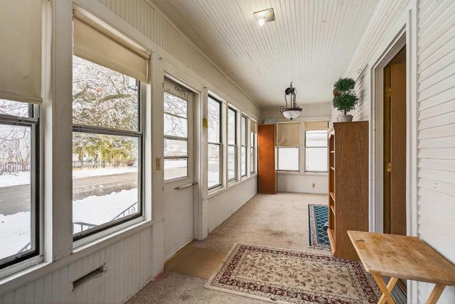 910 ALGOMA STREET, New London, WI 54961