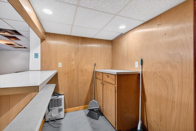 910 ALGOMA STREET, New London, WI 54961