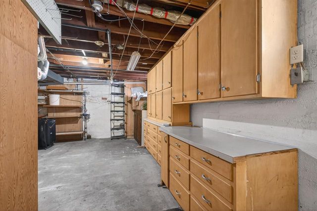 910 ALGOMA STREET, New London, WI 54961