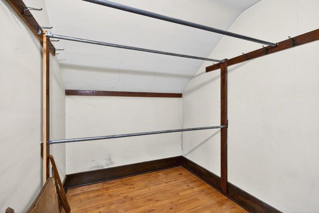 910 ALGOMA STREET, New London, WI 54961