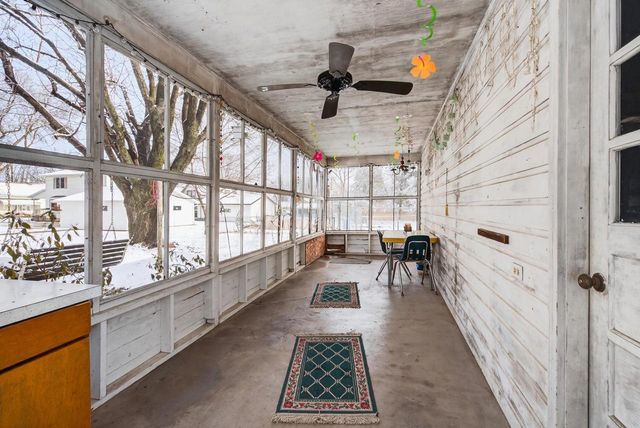 910 ALGOMA STREET, New London, WI 54961