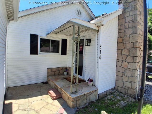 810 Thunderbird Drive, Malden, WV 25306