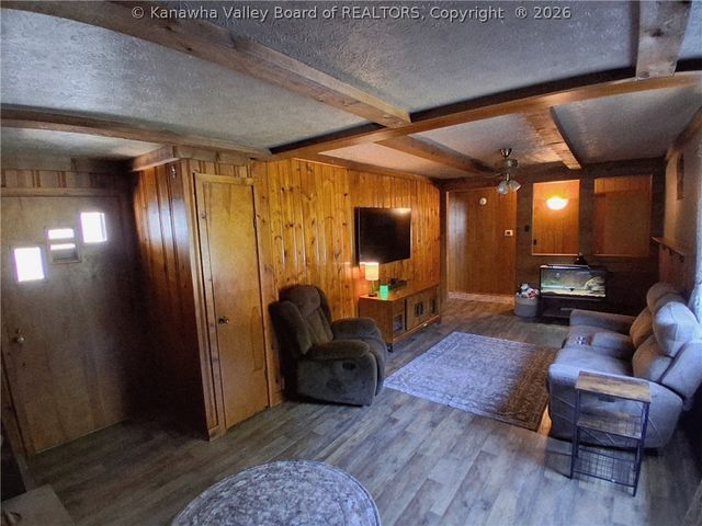 810 Thunderbird Drive, Malden, WV 25306