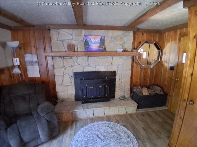 810 Thunderbird Drive, Malden, WV 25306