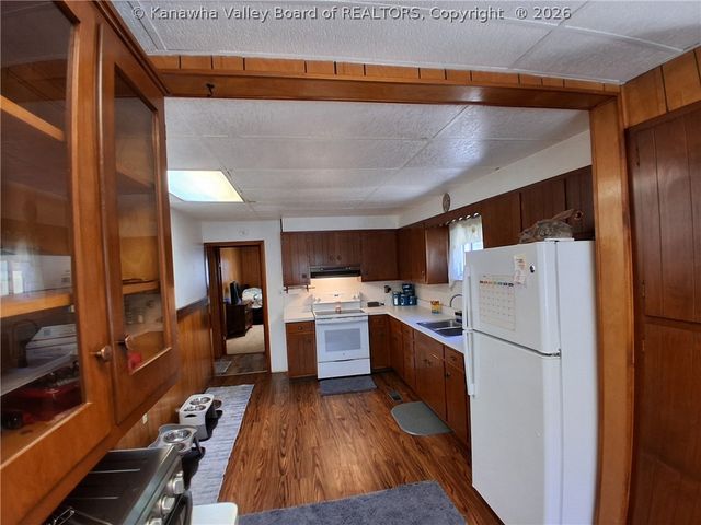 810 Thunderbird Drive, Malden, WV 25306