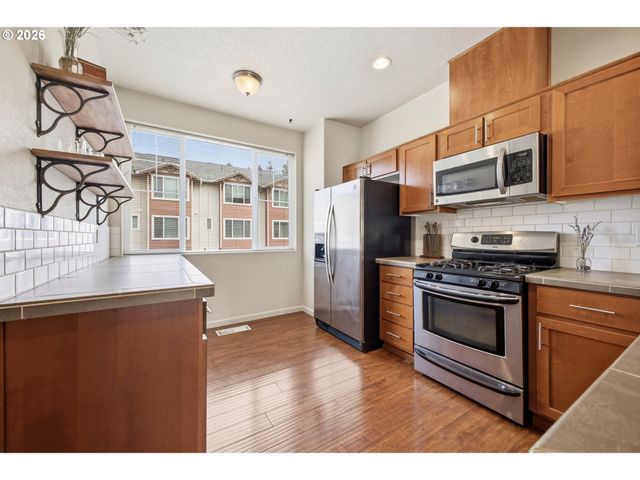 340 Nw 116TH Ave 103, Portland, OR 97229
