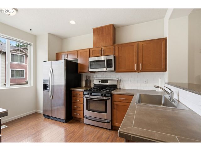 340 Nw 116TH Ave 103, Portland, OR 97229