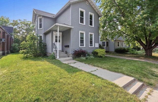 735 JACKSON STREET, Oshkosh, WI 54901