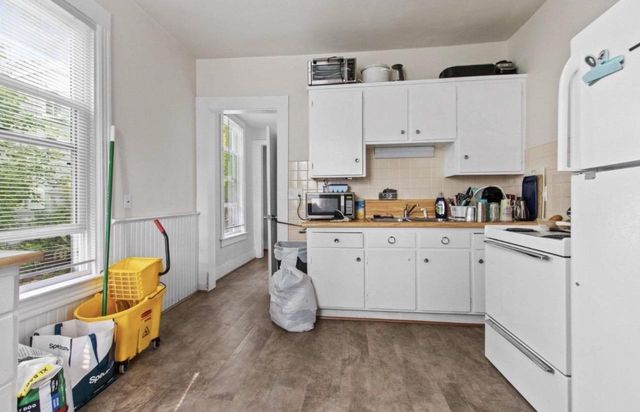 735 JACKSON STREET, Oshkosh, WI 54901