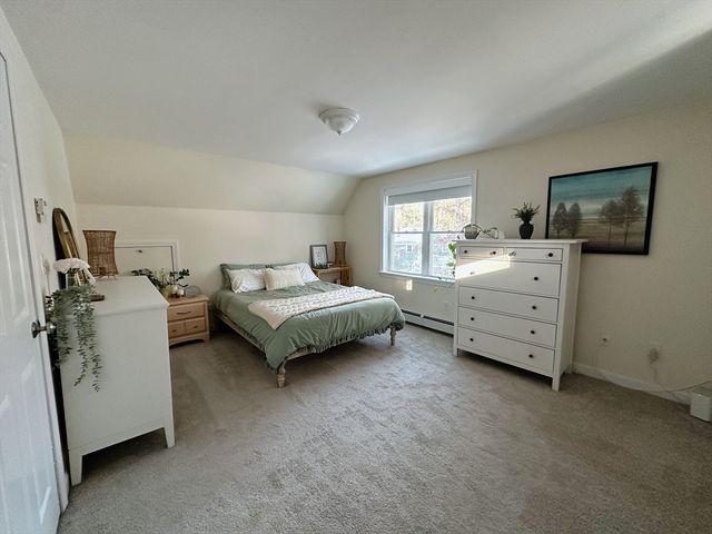 4 Upton St, Hanson, MA 02341