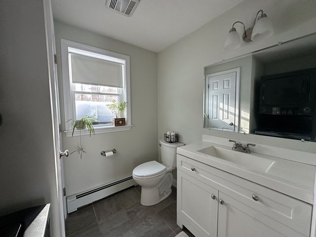 4 Upton St, Hanson, MA 02341