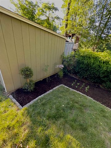 4 Upton St, Hanson, MA 02341