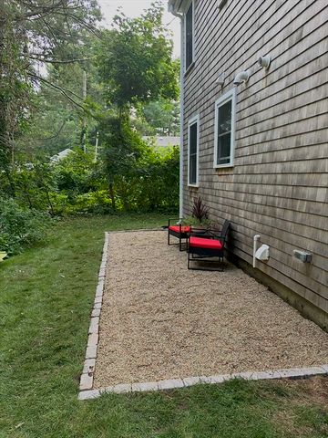 4 Upton St, Hanson, MA 02341