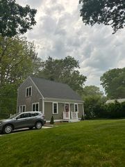 4 Upton St, Hanson, MA 02341