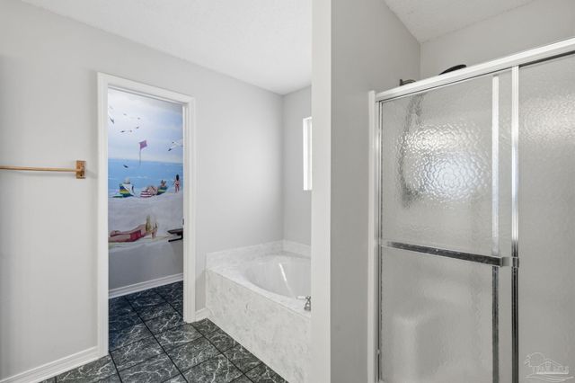 2021 Reserve Blvd, Gulf Breeze, FL 32563