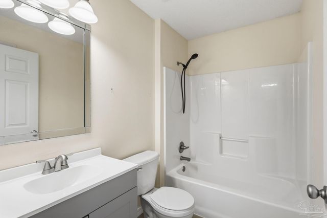 2021 Reserve Blvd, Gulf Breeze, FL 32563