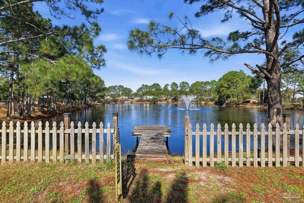 2021 Reserve Blvd, Gulf Breeze, FL 32563